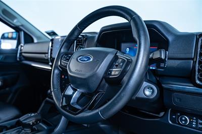 2022 Ford Everest - Thumbnail