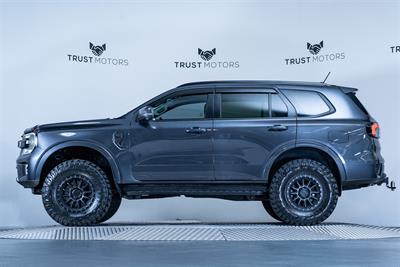 2022 Ford Everest - Thumbnail