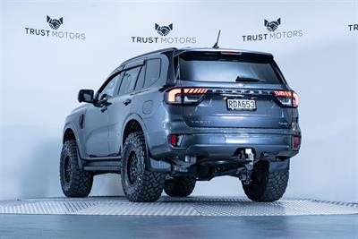 2022 Ford Everest - Thumbnail