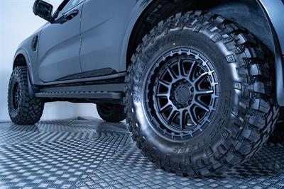 2022 Ford Everest - Thumbnail