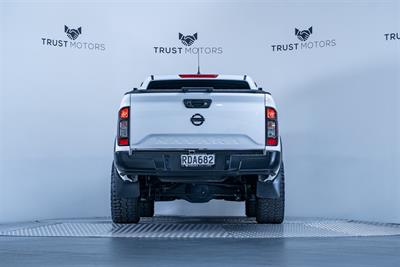 2021 Nissan Navara - Thumbnail