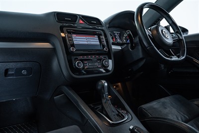 2010 Volkswagen Scirocco - Thumbnail