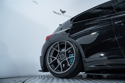 2010 Volkswagen Scirocco - Thumbnail