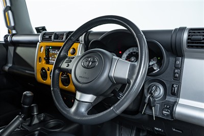 2011 Toyota FJ Cruiser - Thumbnail