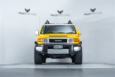 2011 Toyota FJ Cruiser - Thumbnail