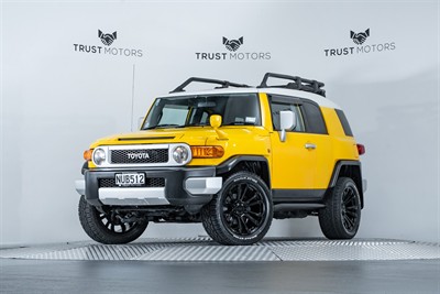 2011 Toyota FJ Cruiser - Thumbnail