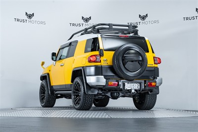 2011 Toyota FJ Cruiser - Thumbnail