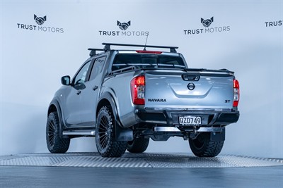2017 Nissan Navara - Thumbnail