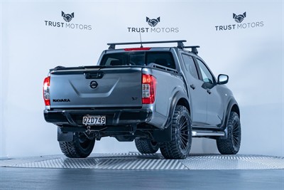 2017 Nissan Navara - Thumbnail