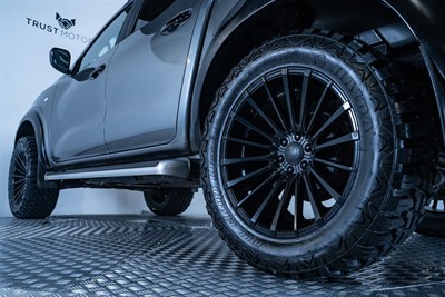 2017 Nissan Navara - Thumbnail
