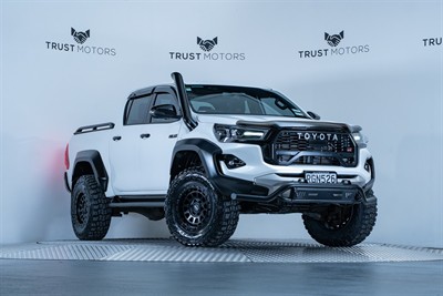 2023 Toyota Hilux - Thumbnail