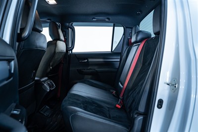 2023 Toyota Hilux - Thumbnail