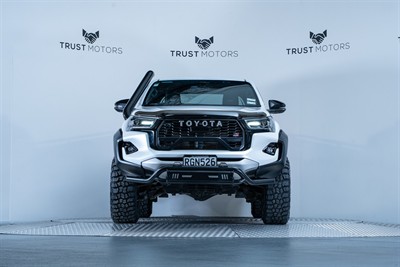 2023 Toyota Hilux - Thumbnail