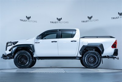 2023 Toyota Hilux - Thumbnail