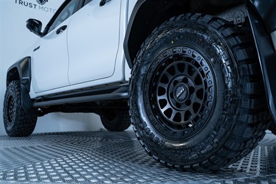 2023 Toyota Hilux - Thumbnail