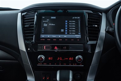 2022 Mitsubishi Pajero Sport - Thumbnail