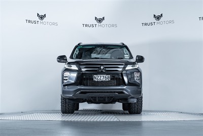 2022 Mitsubishi Pajero Sport - Thumbnail