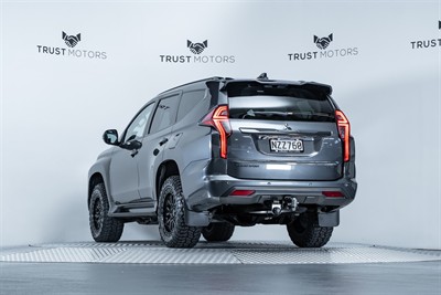 2022 Mitsubishi Pajero Sport - Thumbnail