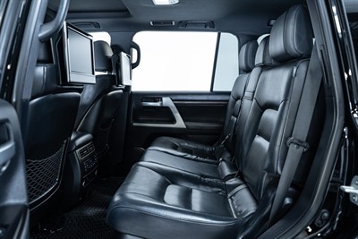 2016 Toyota Landcruiser - Thumbnail