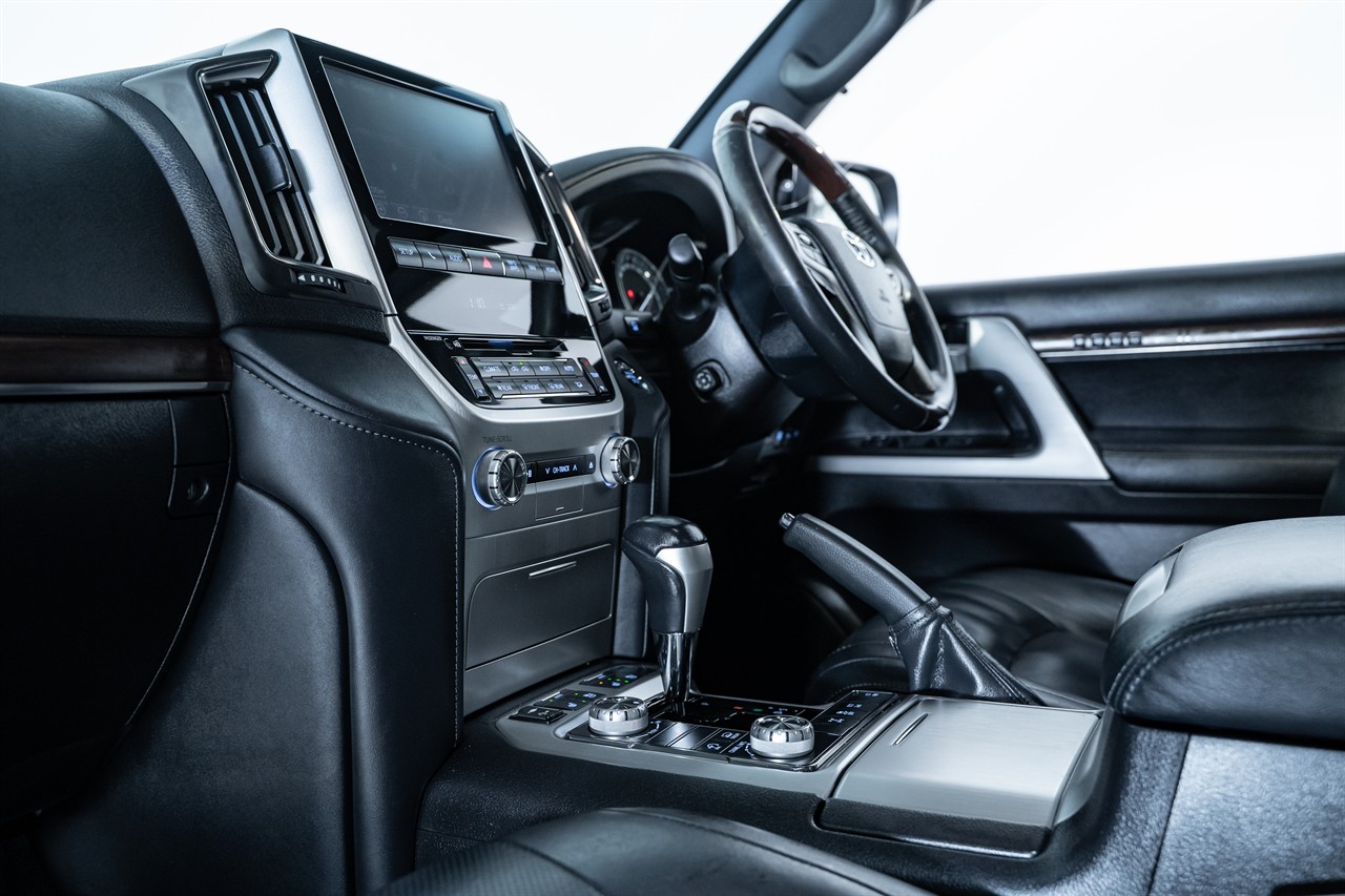 2016 Toyota Landcruiser