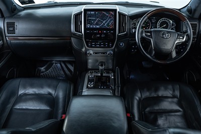 2016 Toyota Landcruiser - Thumbnail