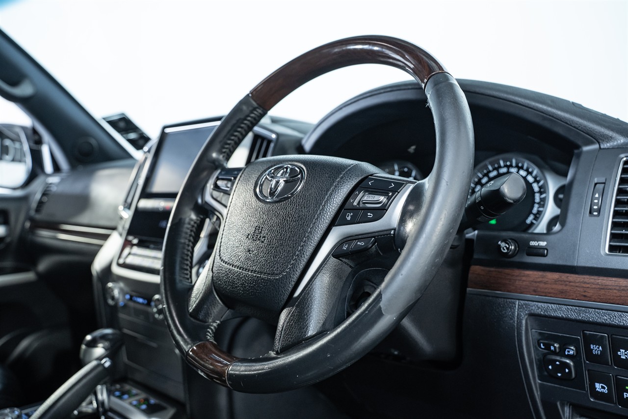 2016 Toyota Landcruiser