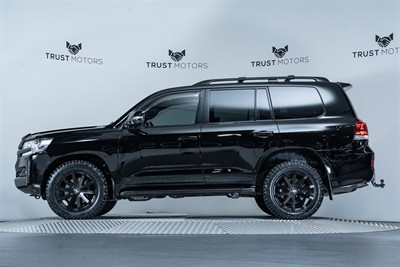 2016 Toyota Landcruiser - Thumbnail