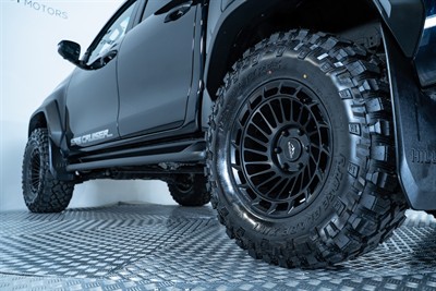 2024 Toyota Hilux - Thumbnail