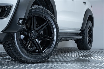 2017 Ford Everest - Thumbnail