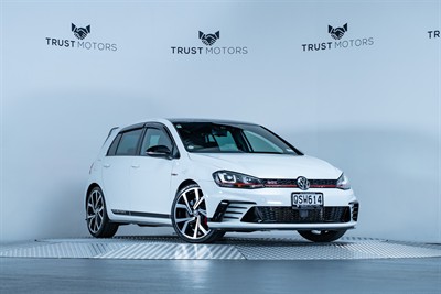 2016 Volkswagen Golf - Thumbnail