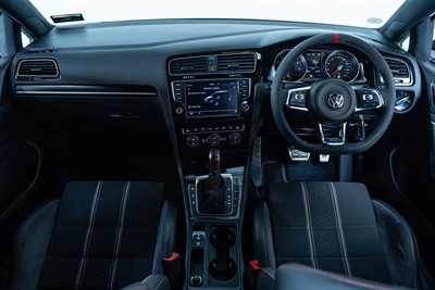 2016 Volkswagen Golf - Thumbnail