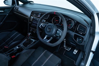 2016 Volkswagen Golf - Thumbnail