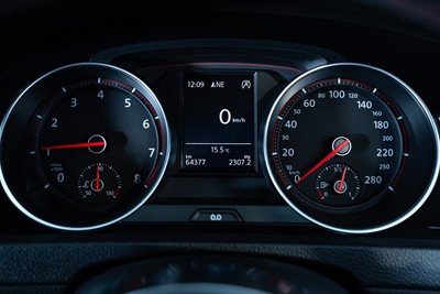 2016 Volkswagen Golf - Thumbnail