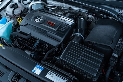 2016 Volkswagen Golf - Thumbnail