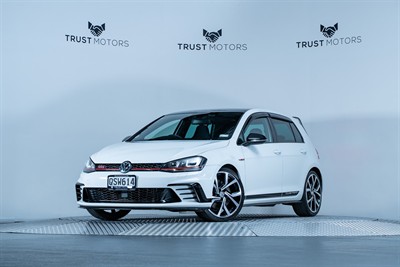 2016 Volkswagen Golf - Thumbnail