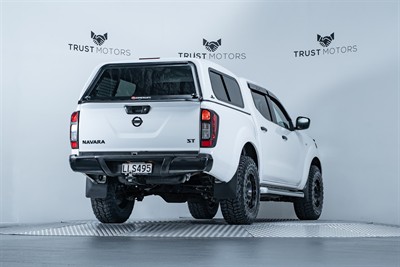 2018 Nissan Navara - Thumbnail