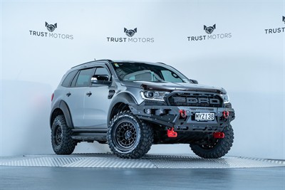 2020 Ford Everest - Thumbnail