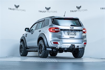 2020 Ford Everest - Thumbnail