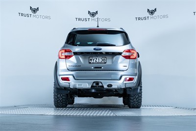 2020 Ford Everest - Thumbnail