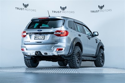 2020 Ford Everest - Thumbnail