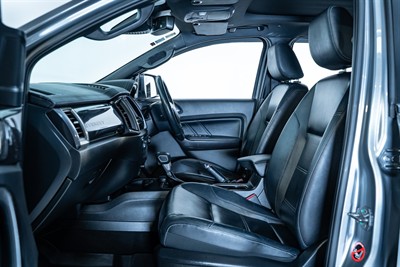 2020 Ford Everest - Thumbnail