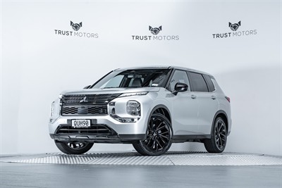 2024 Mitsubishi Outlander - Thumbnail