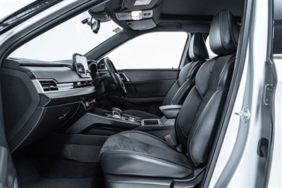 2024 Mitsubishi Outlander - Thumbnail