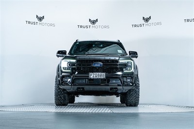 2023 Ford Everest - Thumbnail