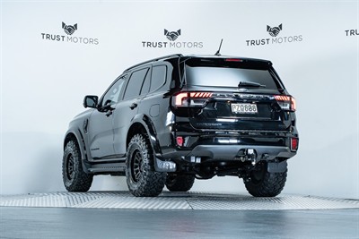 2023 Ford Everest - Thumbnail
