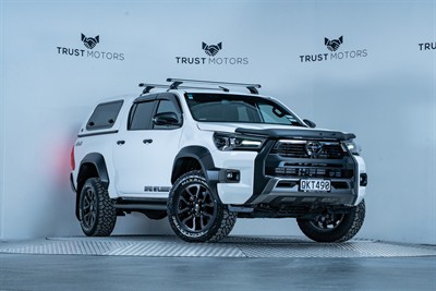 2024 Toyota Hilux - Thumbnail