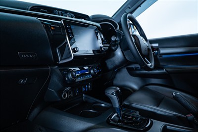 2024 Toyota Hilux - Thumbnail
