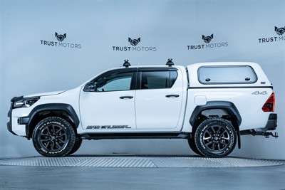 2024 Toyota Hilux - Thumbnail