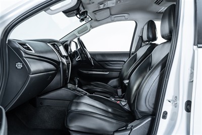 2022 Mitsubishi Triton - Thumbnail