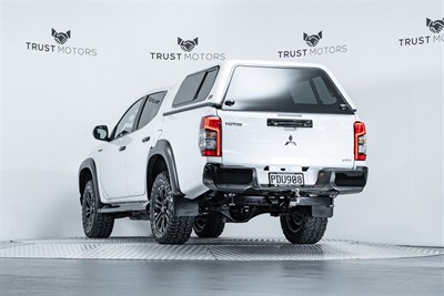 2022 Mitsubishi Triton - Thumbnail